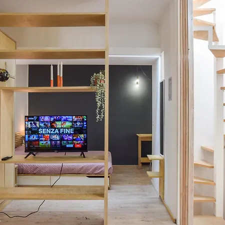 Guesthost - Tiburtina Apartments-2